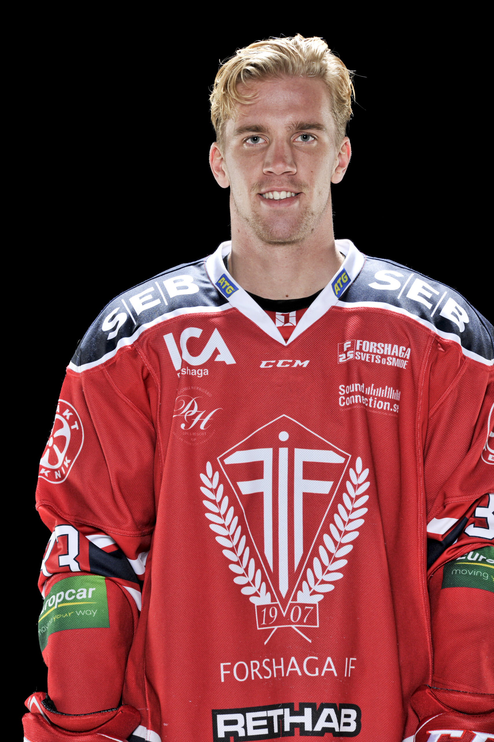 27 Erik Lindskog