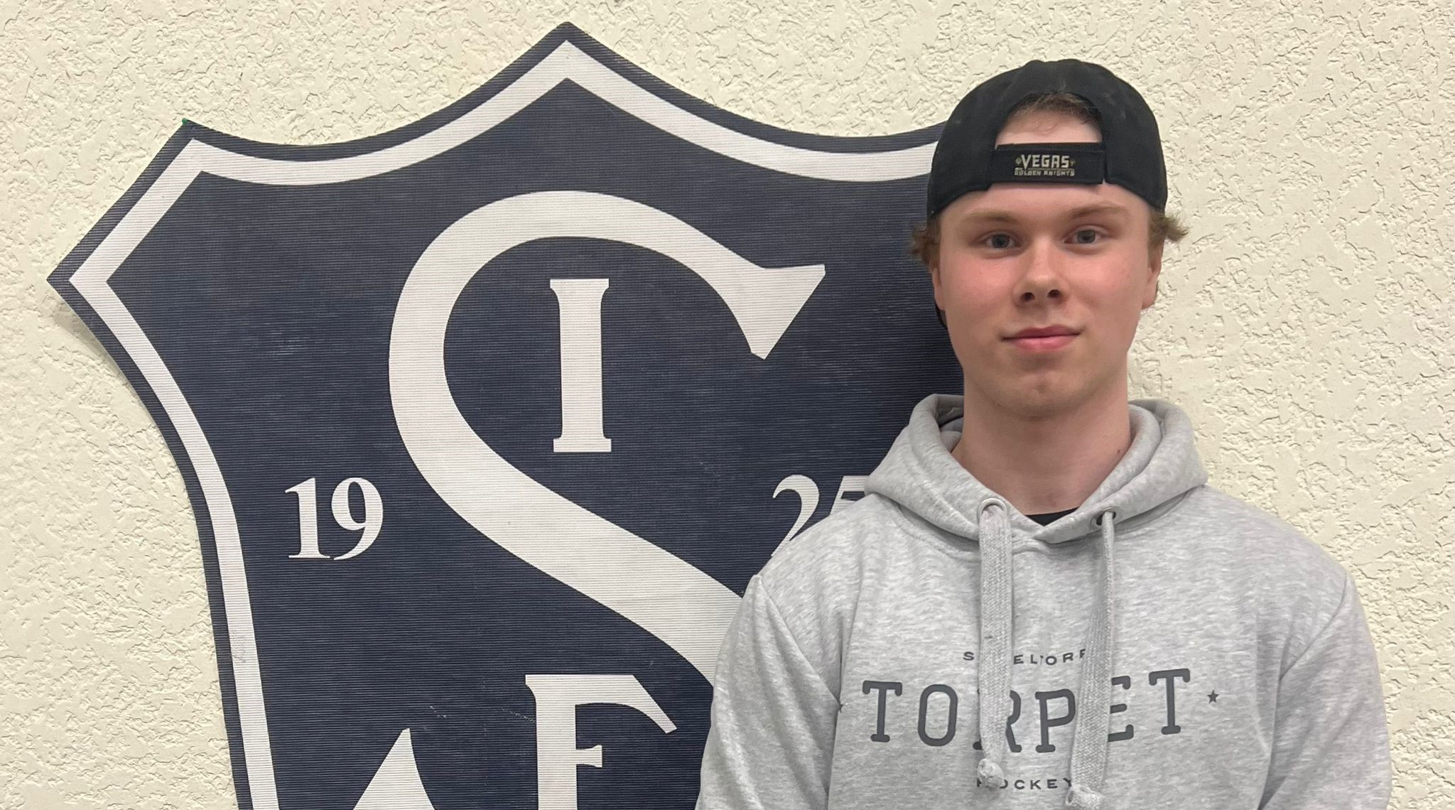 Emil Karlsson klar för 23/24 Hockeyettan.se